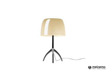 Foscarini Lumiere Piccola met warm-witte kap, energiezuinige LED-verlichting in compact formaat.