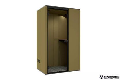 Stiltewerkplek voor één persoon met werkblad