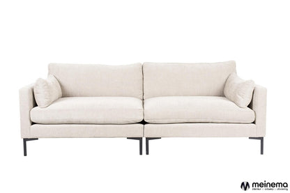 Zuiver Summer bank met luchtig design en comfortabele zitkussens in showroom Amsterdam