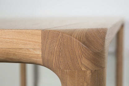 zuiver-storm-tafel